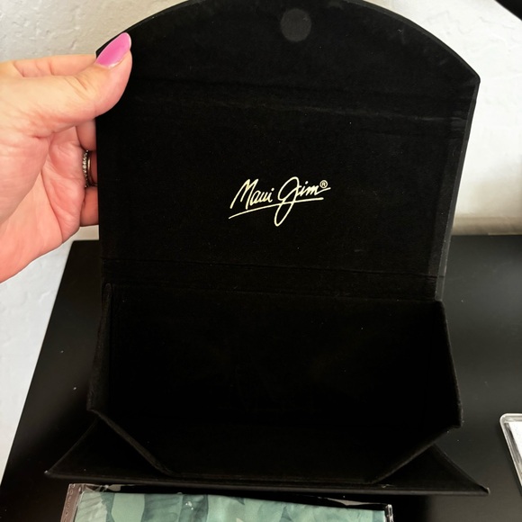 Maui Jim eyeglass sunglasses case - Picture 6 of 7